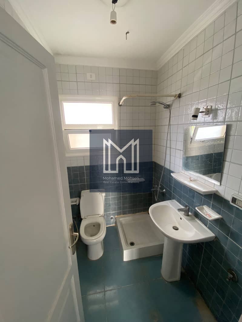 4 110272. jpg