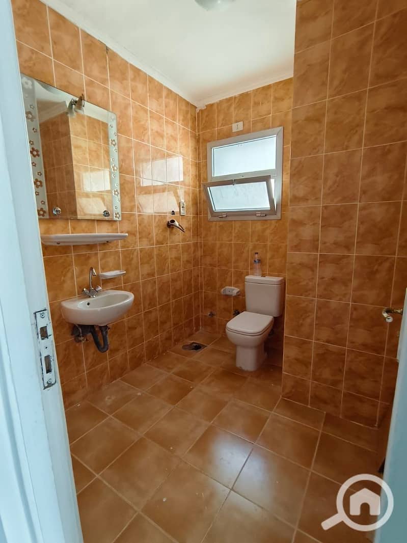 3 1000496199. jpg