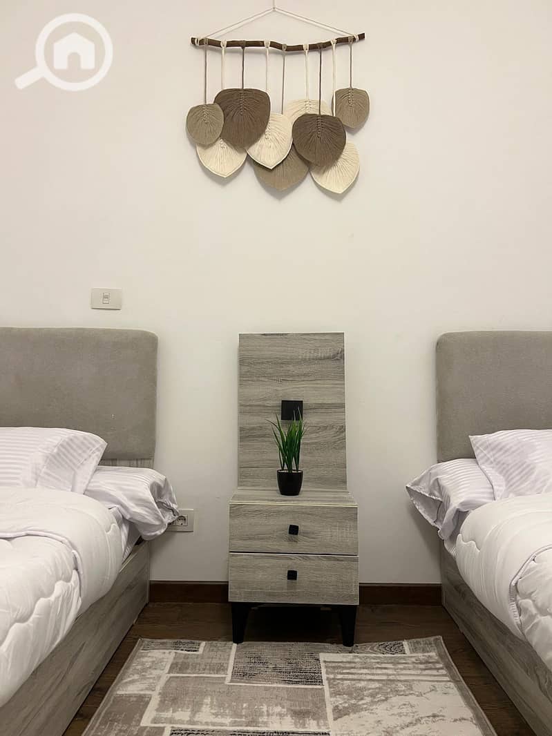 15 028d0f35-53fe-43f1-bced-1a85d1c18558. jpg