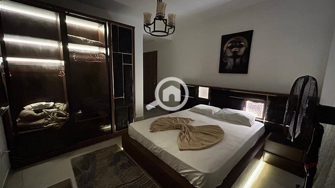 9 f8b07ab6-83e8-4f7b-adfc-fd2a799a5a8d. jpg