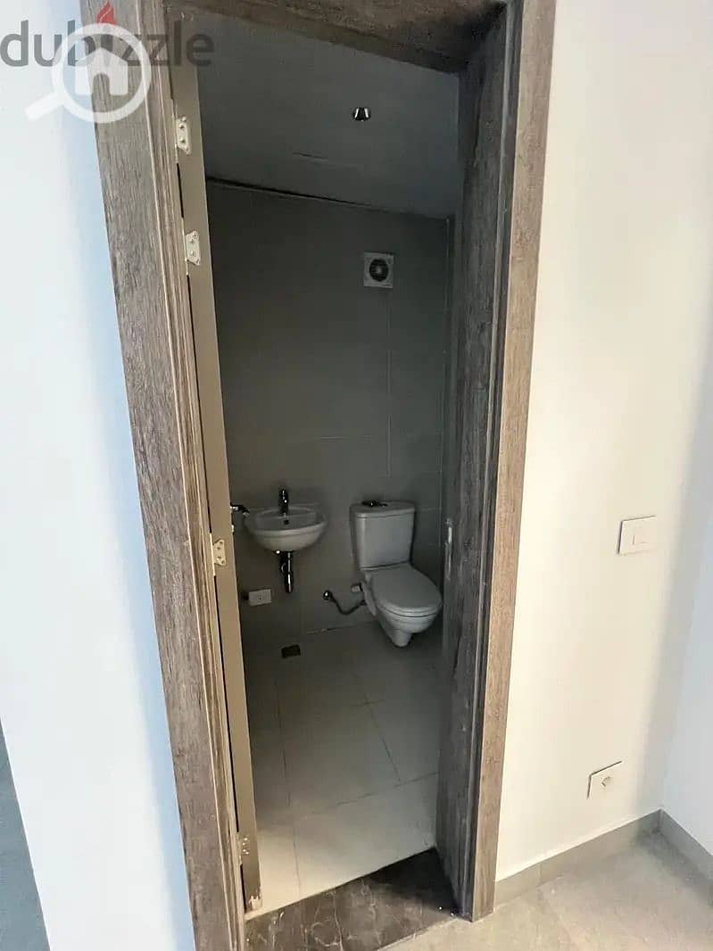5 1000018687. jpg