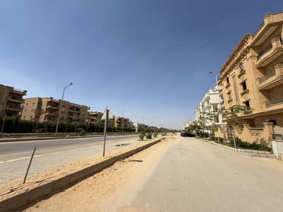 فلیٹ 3 غرف نوم للبيع في القاهرة الجديدة، القاهرة - شقة للبيع بالأندلس واحد على الشارع الرئيسي