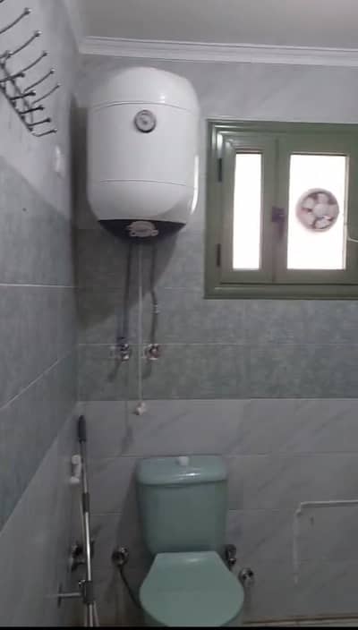3 Bedroom Flat for Rent in Matareya, Cairo - عمارة حديثة بها أسانسير وحارس شارع طه عبدالكريم متفرع من ارض الشركة 3 Bedroom Flat for Rent in Matareya, Cairo - عمارة حديثة بها أسانسير وحارس شارع طه عبدالكريم متفرع من ارض الشركة