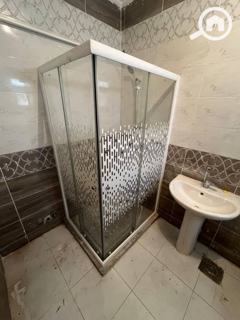 8 1000099271. jpg