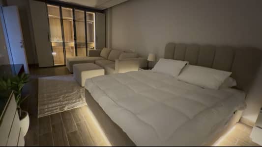2 Bedroom Chalet for Rent in North Coast, Matruh - شقة فندقية فاخرة للإيجار في داون تاون العلمين الجديدة