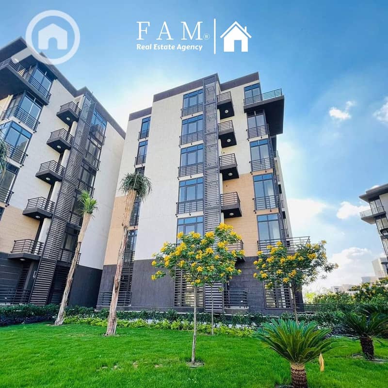 4 Gold Home Real Estate Social Media Post (3). png