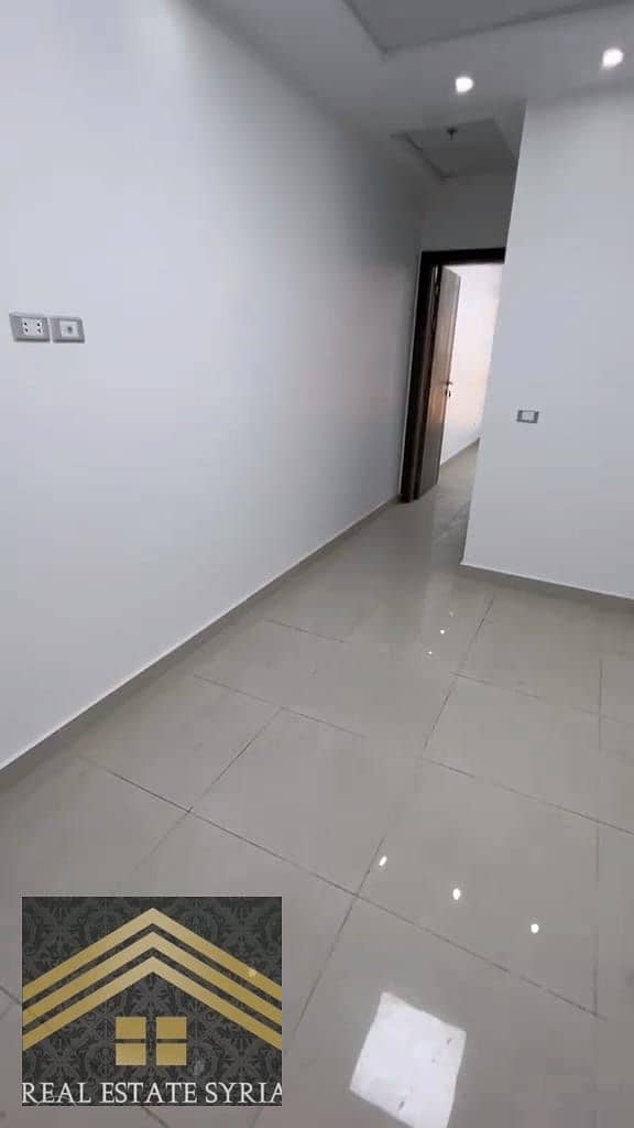 6 1000559176. jpg