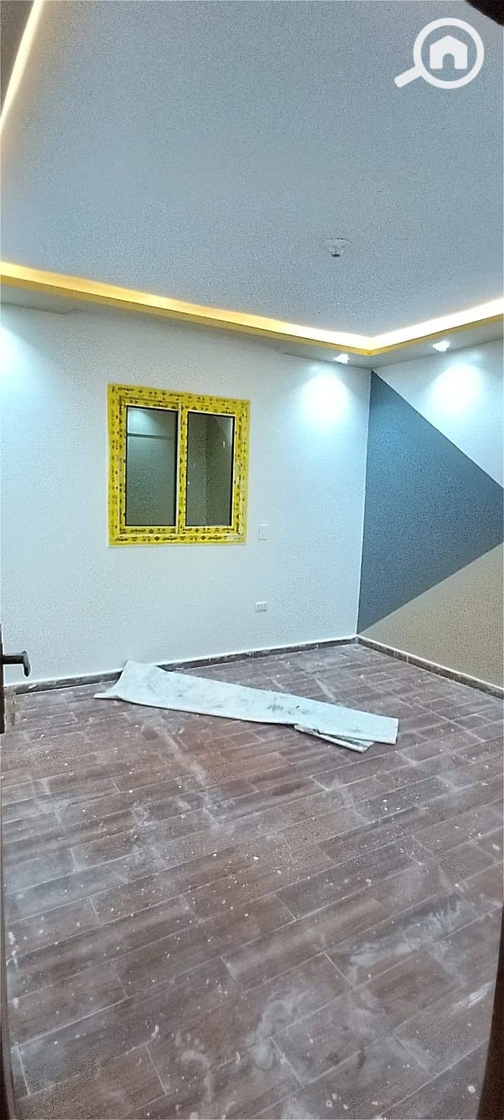 4 e270eeb9-fc99-4c62-b200-15c7c5e35409. jpg