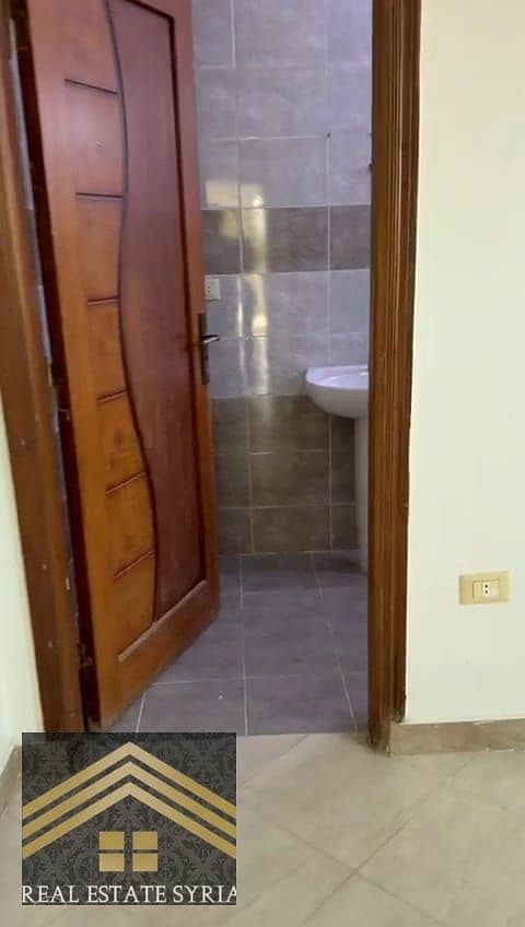 7 1000559201. jpg