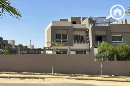 5 Bedroom Townhouse for Sale in Sheikh Zayed, Giza - FB_IMG_1746094105663. jpg