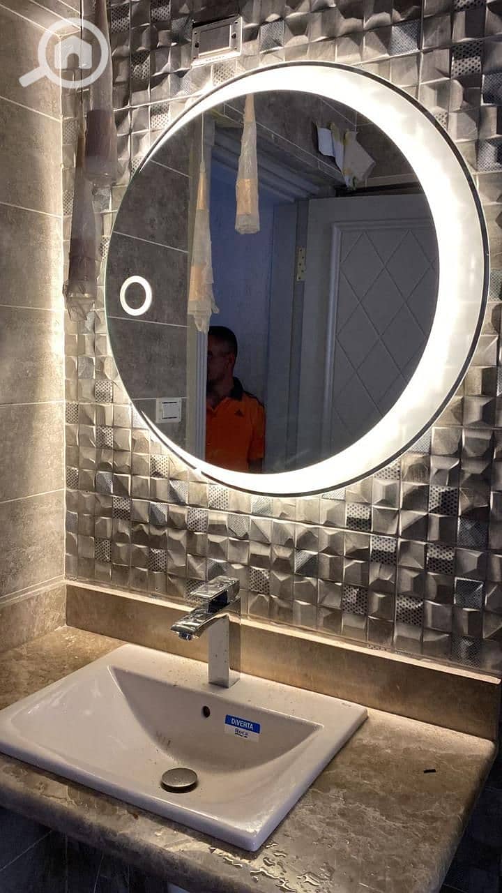 8 1001305671. jpg