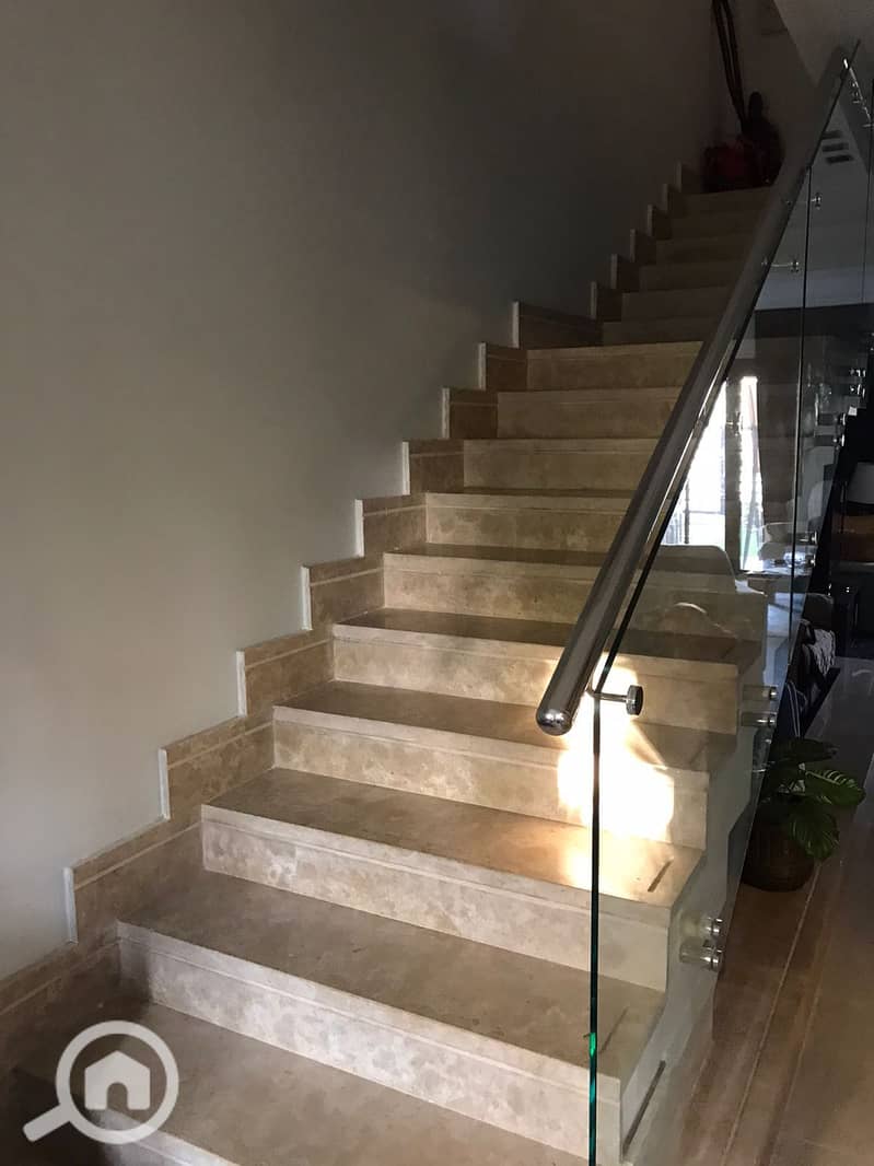 8 499416. jpg