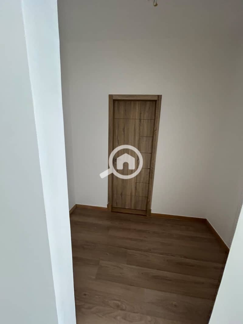 8 8. jpeg