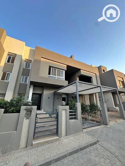 4 Bedroom Townhouse for Sale in Sheikh Zayed, Giza - 747099023_1664869544592601_8922947194614079504_n. jpg