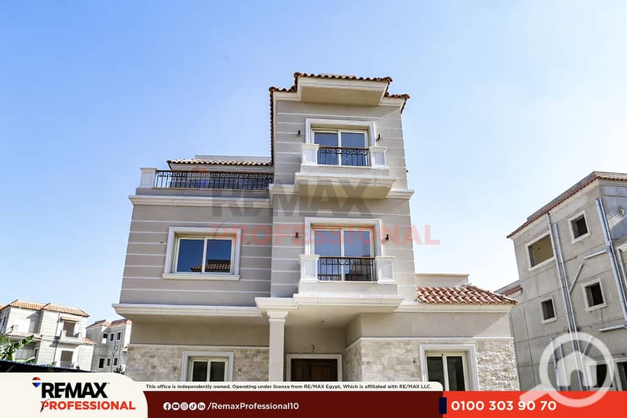10 freepik__talk__58161. png
