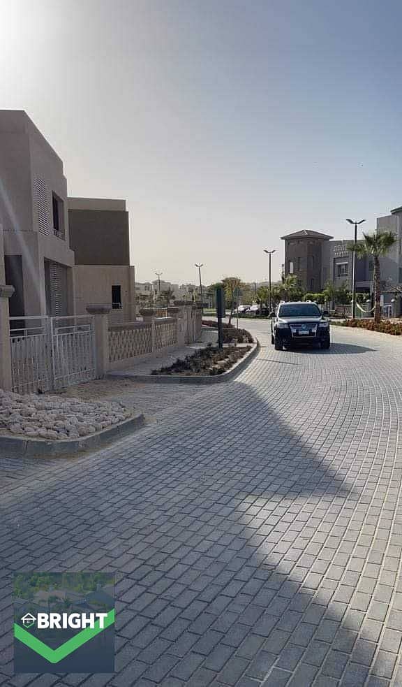 10 kD0qfCRIDWKjMXgJyoekINc6aF0WAe9DP74SEgVz. jpg