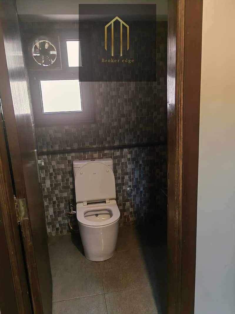 8 1000655590. jpg