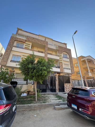3 Bedroom Roof for Sale in New Cairo, Cairo - نص( توب روف) للبيع في القرنفل فيلات القرنفل ٥ 3 Bedroom Roof for Sale in New Cairo, Cairo - نص( توب روف) للبيع في القرنفل فيلات القرنفل ٥