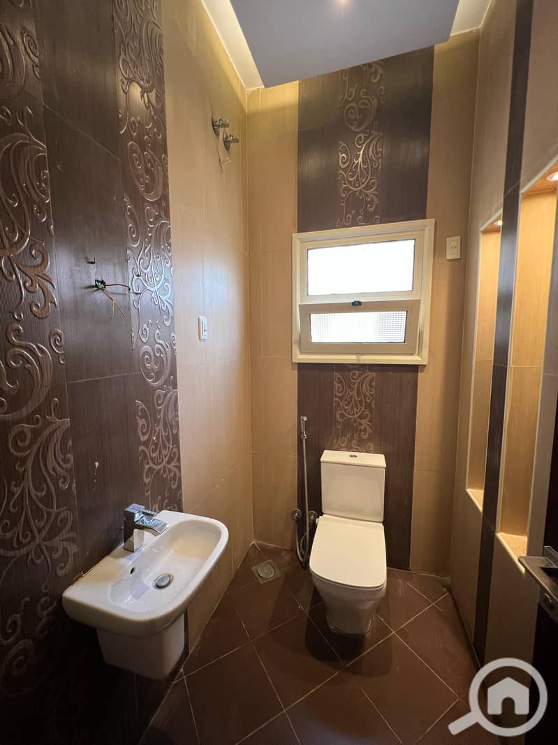 10 497c5389-a69b-48ef-bc0e-bc2cd159dca3. jpg