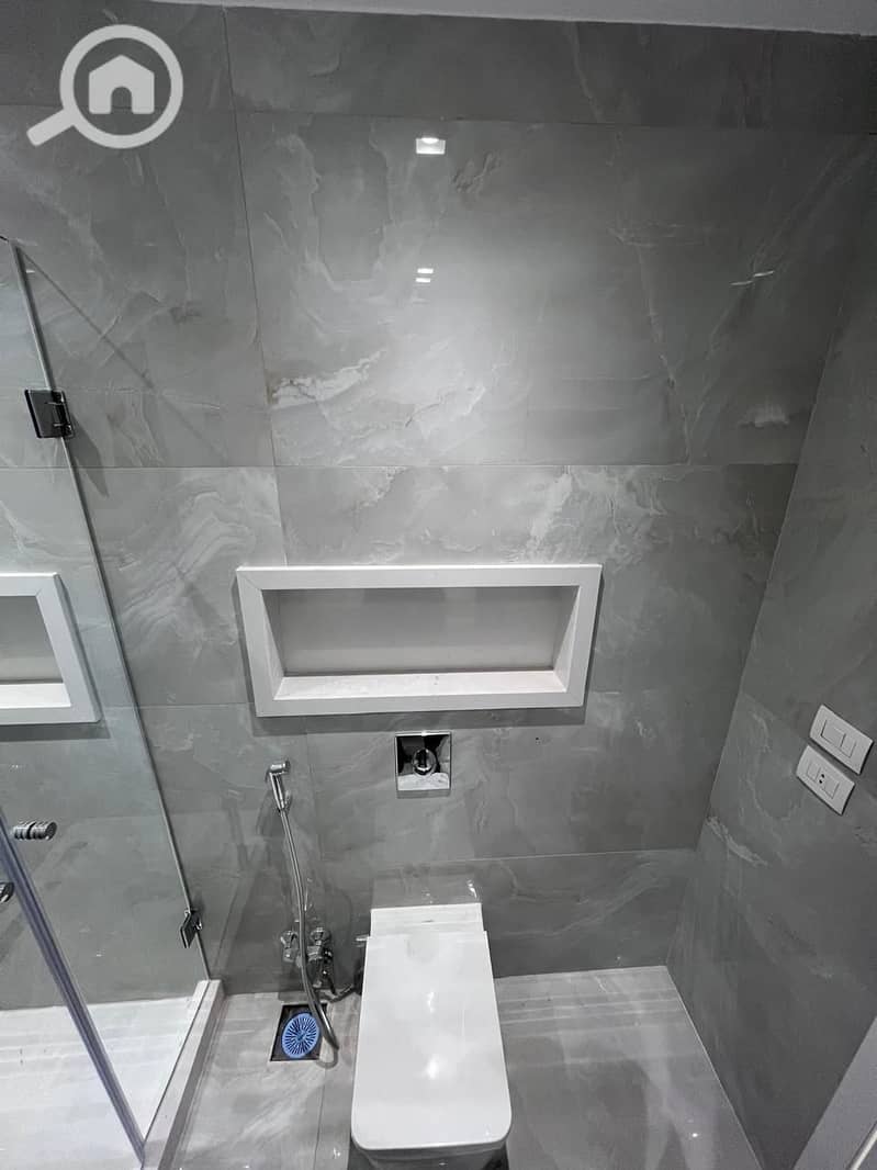 16 7087db9a-8d29-486e-ad6f-cd8ef0d899f7. jpg
