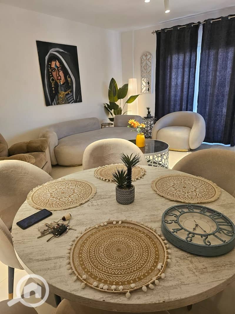 7 1000114035. jpg
