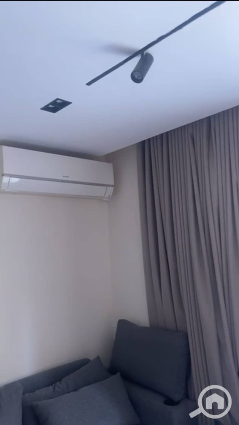 8 1000711448. jpg