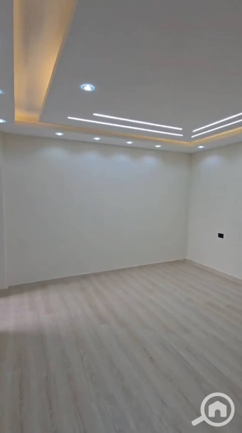 28 1000711470. jpg