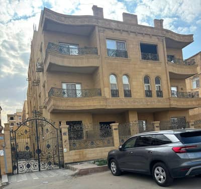 فیلا 10+ غرف نوم للبيع في القاهرة الجديدة، القاهرة - فيلا مميزة فى النرجس ٧ فيلات بحري علي ربوة وشارع واسع حديقة كبيرة فیلا 10+ غرف نوم للبيع في القاهرة الجديدة، القاهرة - فيلا مميزة فى النرجس ٧ فيلات بحري علي ربوة وشارع واسع حديقة كبيرة