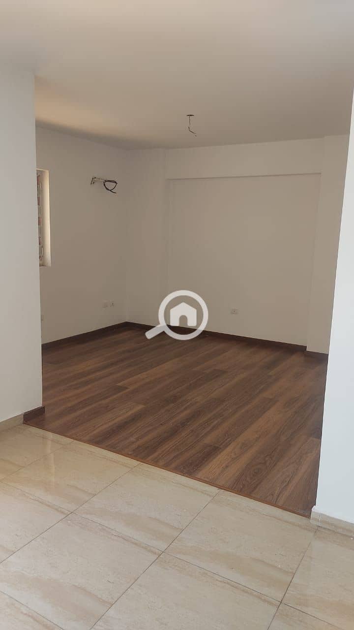8 1000383517. jpg