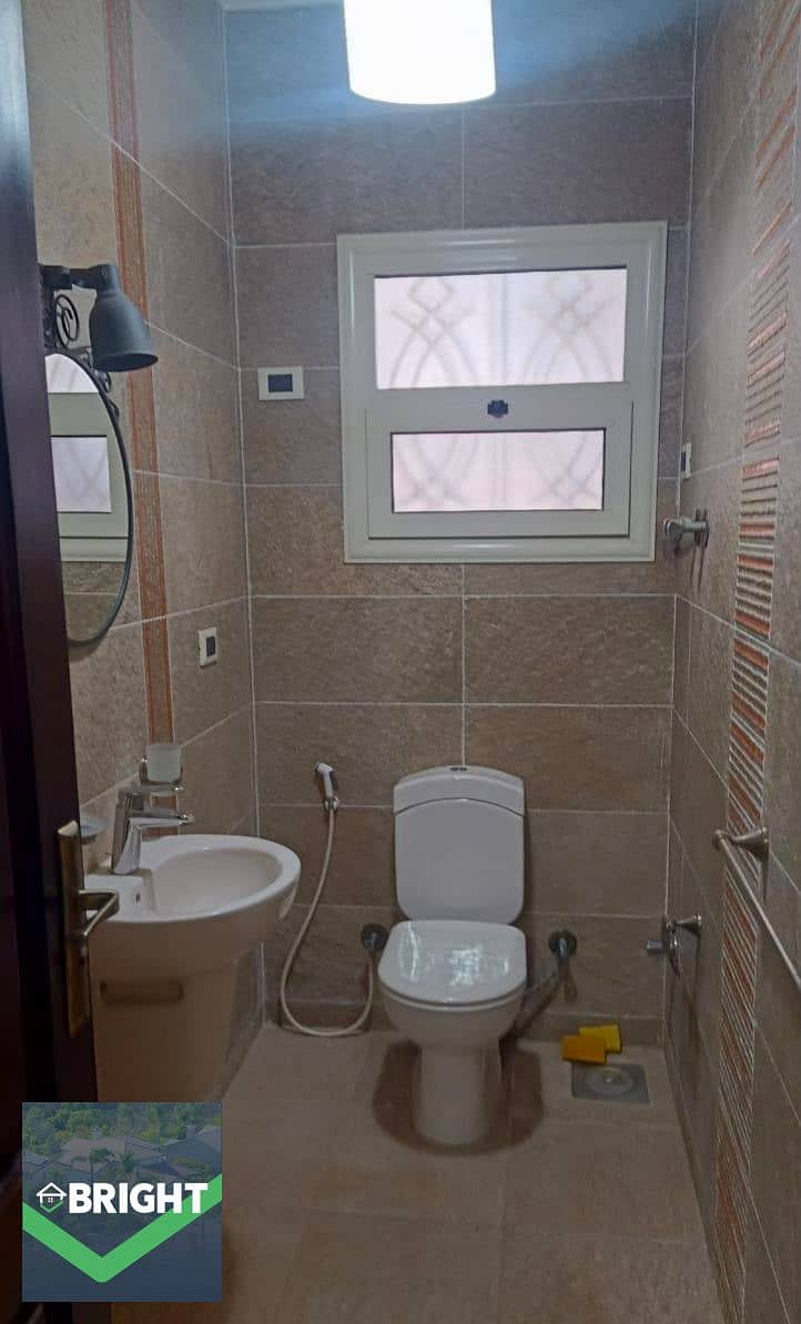 8 1000289300. jpg