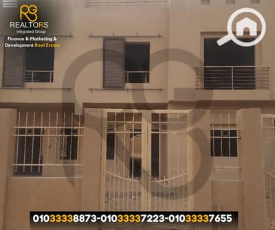 4 Bedroom Townhouse for Sale in Sheikh Zayed, Giza - 1 (17). jpeg 4 Bedroom Townhouse for Sale in Sheikh Zayed, Giza - 1 (17). jpeg