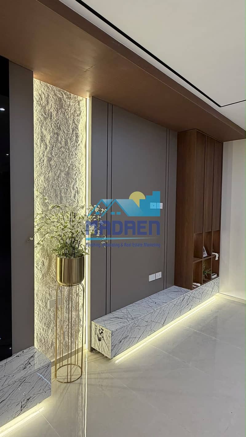 10 42bd45ba-35e4-46be-9ba7-1e101106d079. jpg