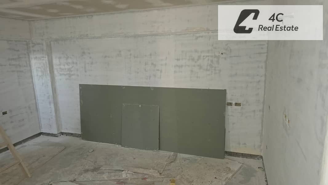 4 4feab869-418c-4a40-ae12-935e2b742de5. jpg