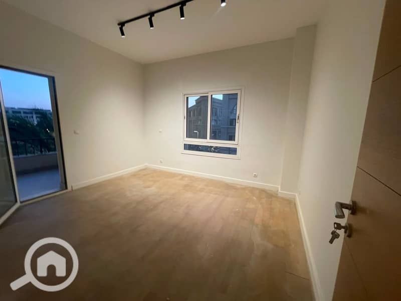 7 49d90d67-1d17-45ce-a5c1-cdf9f4b3e564. jpg