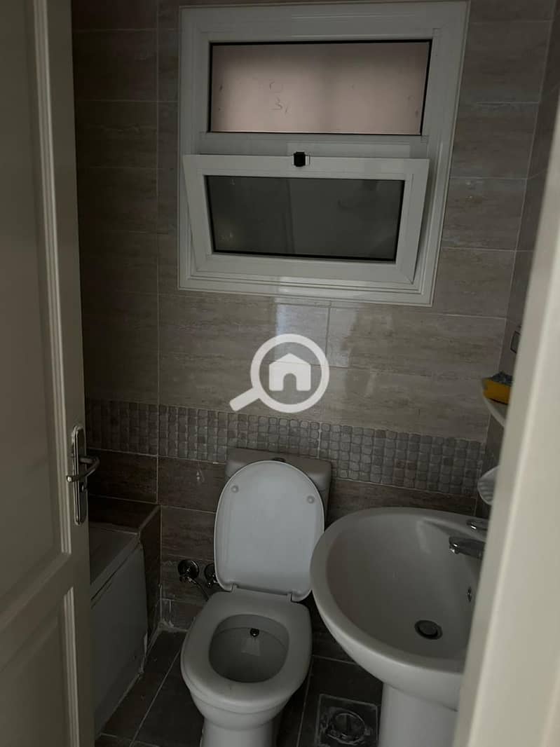 8 37fb3d2e-11ad-4255-9bde-6de67eb464db. jpg
