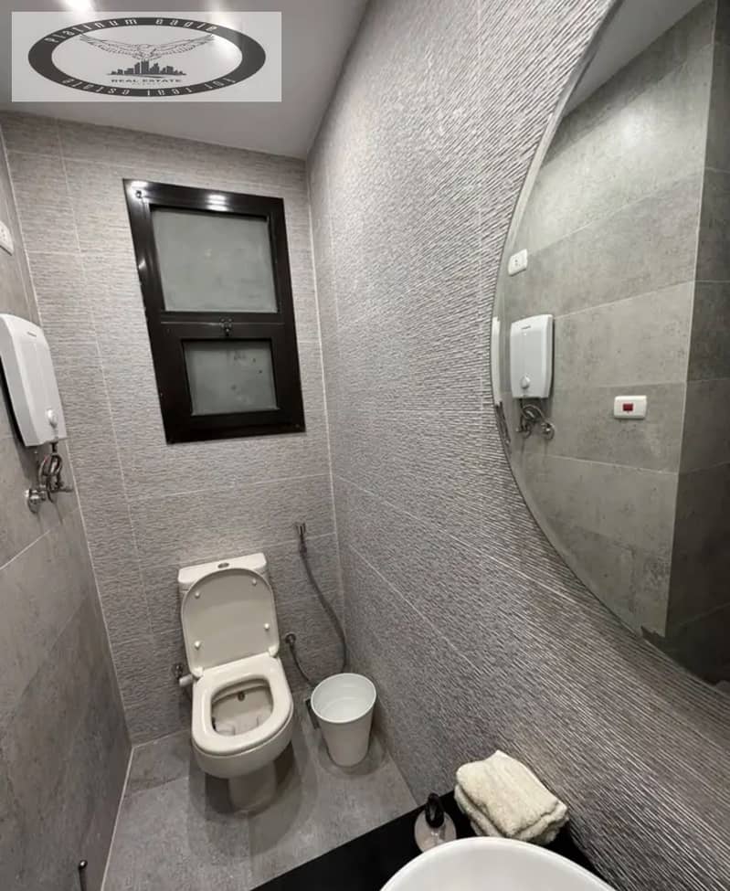 14 f7f57351-e0cd-46ef-b4ca-2497038523cc. jpg