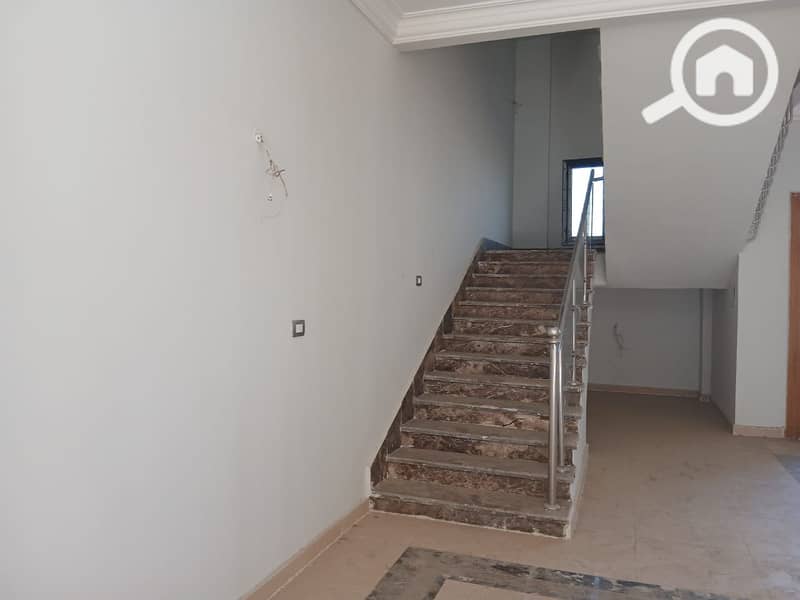 8 9765489d-d05a-4a44-9a78-c3b5ec48dcbd. jpg