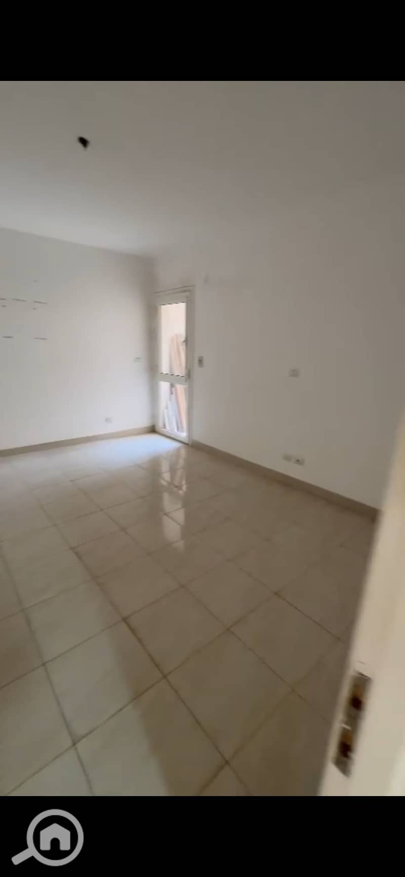 10 1000638063. jpg