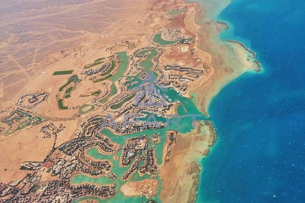 3 imgi_14_aerial-view-of-el-gouna-a-luxury-egyptian-tourist-resort-located-on-the-red-sea-20-kilometres. jpg