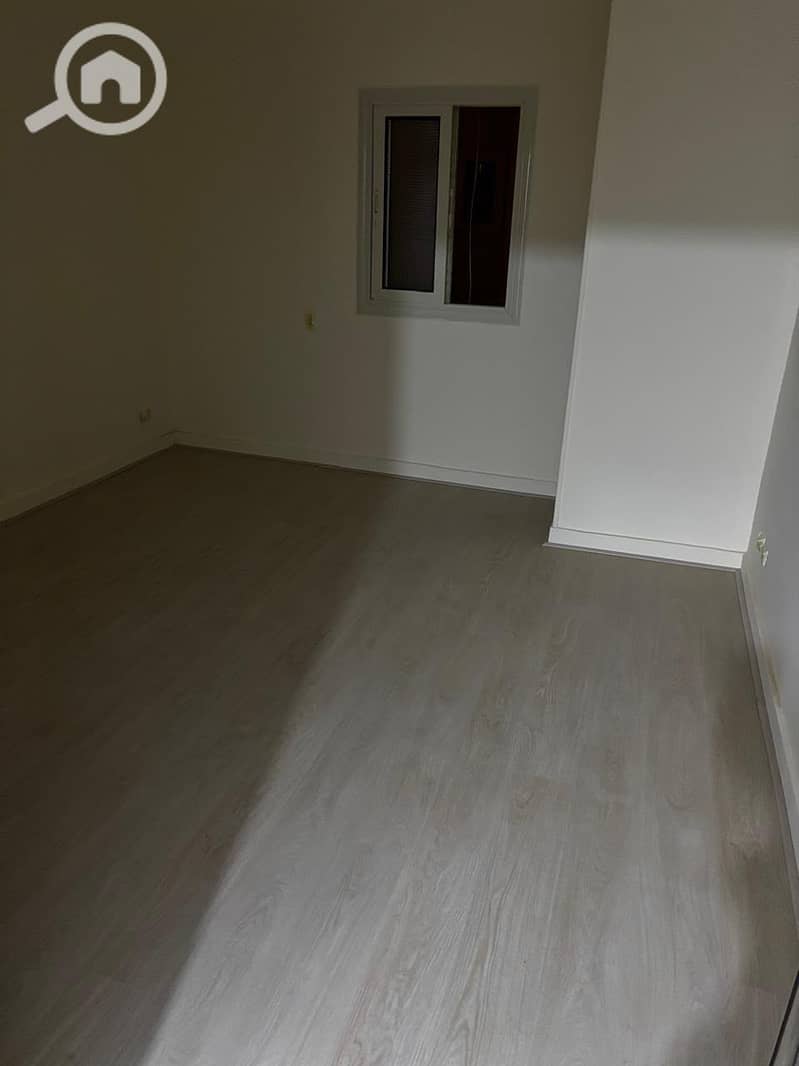 5 1000484534. jpg
