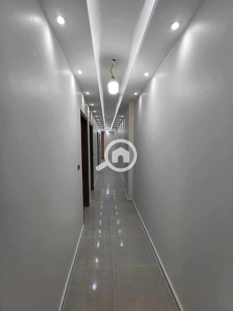 9 b318ced5-ff70-4949-ad45-ab30ad2a3c95. jpg