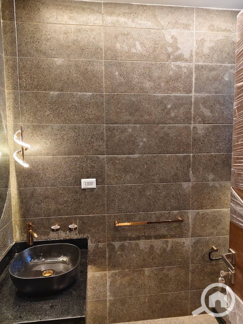 22 1000731545. jpg