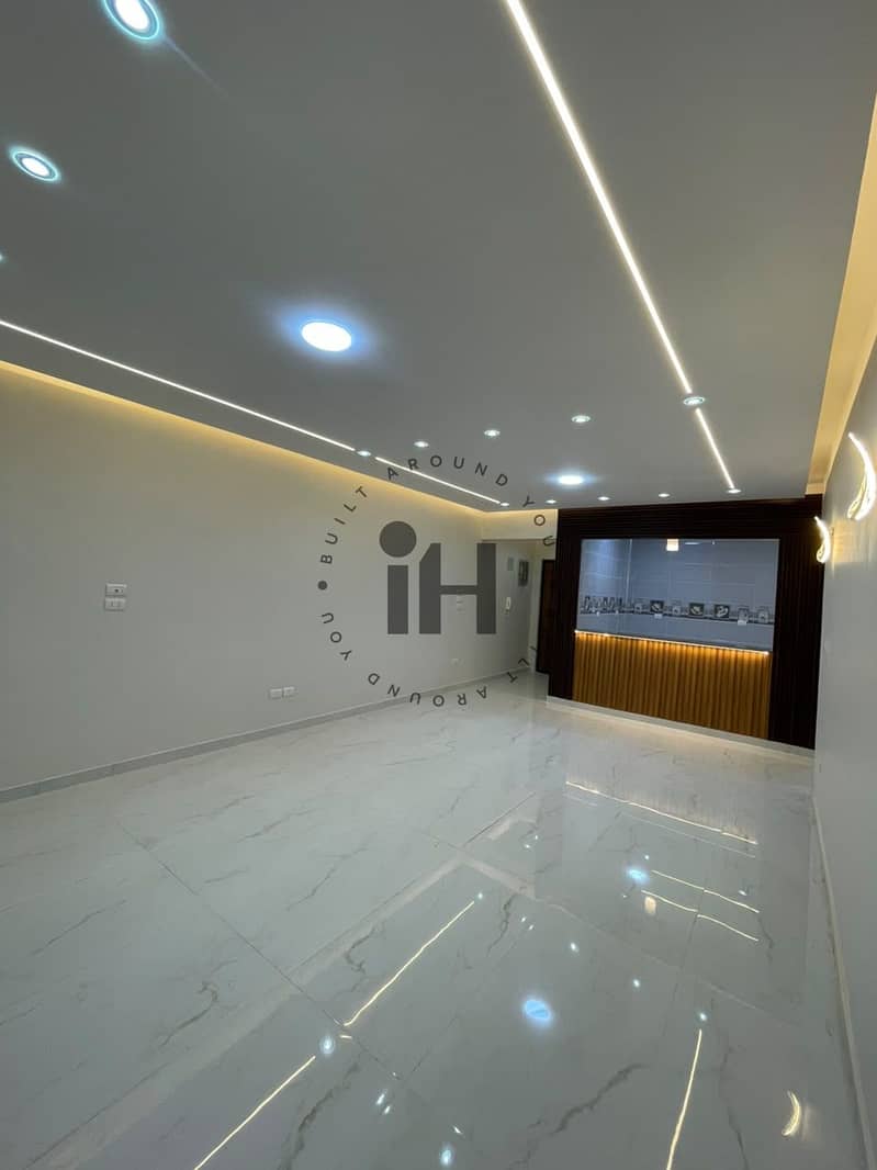 13 eba5bed3-abeb-4394-972f-05f8d8938284. jpg
