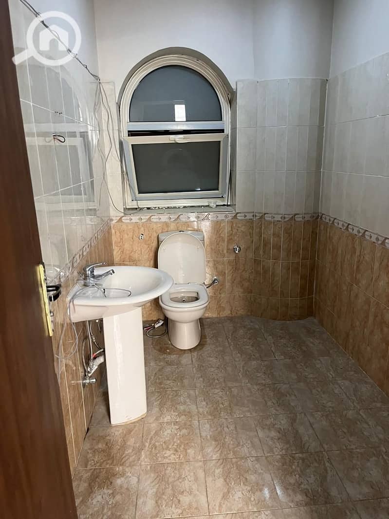 3 units-98001695027085. jpg