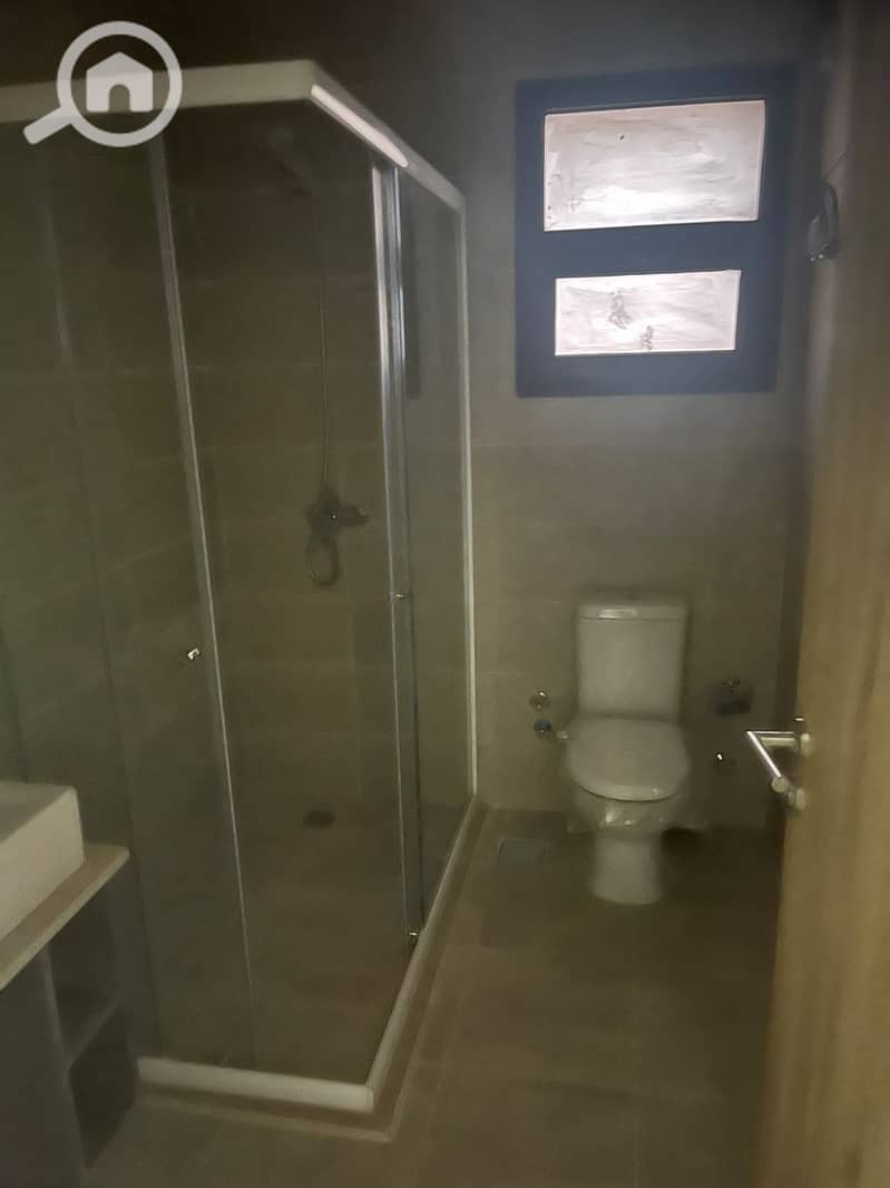 9 1000731806. jpg