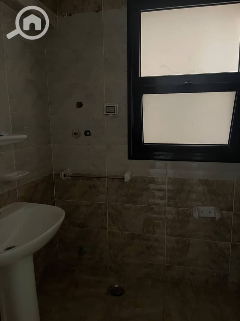 13 ebe5acb6-ce34-43d7-89ae-da465928a18b. jpg