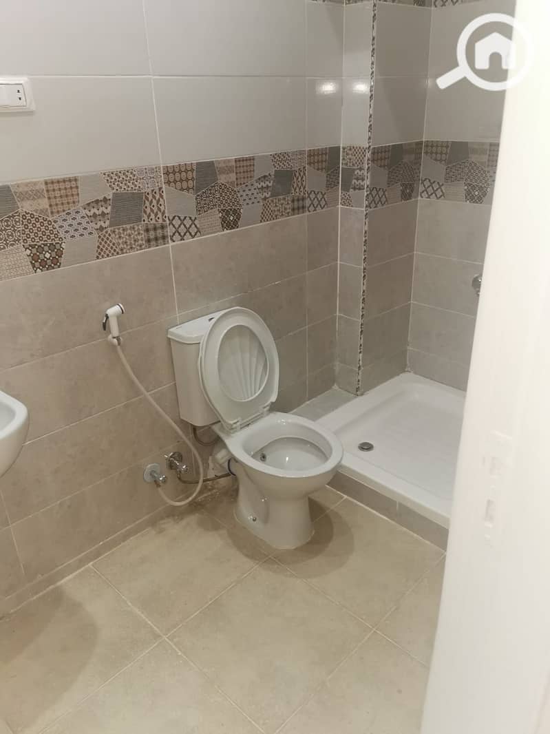 10 1000685856. jpg