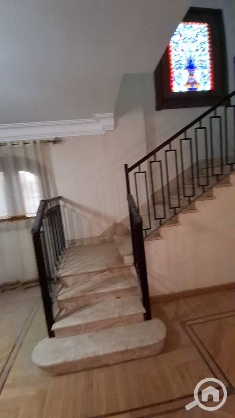 4 9858. jpg