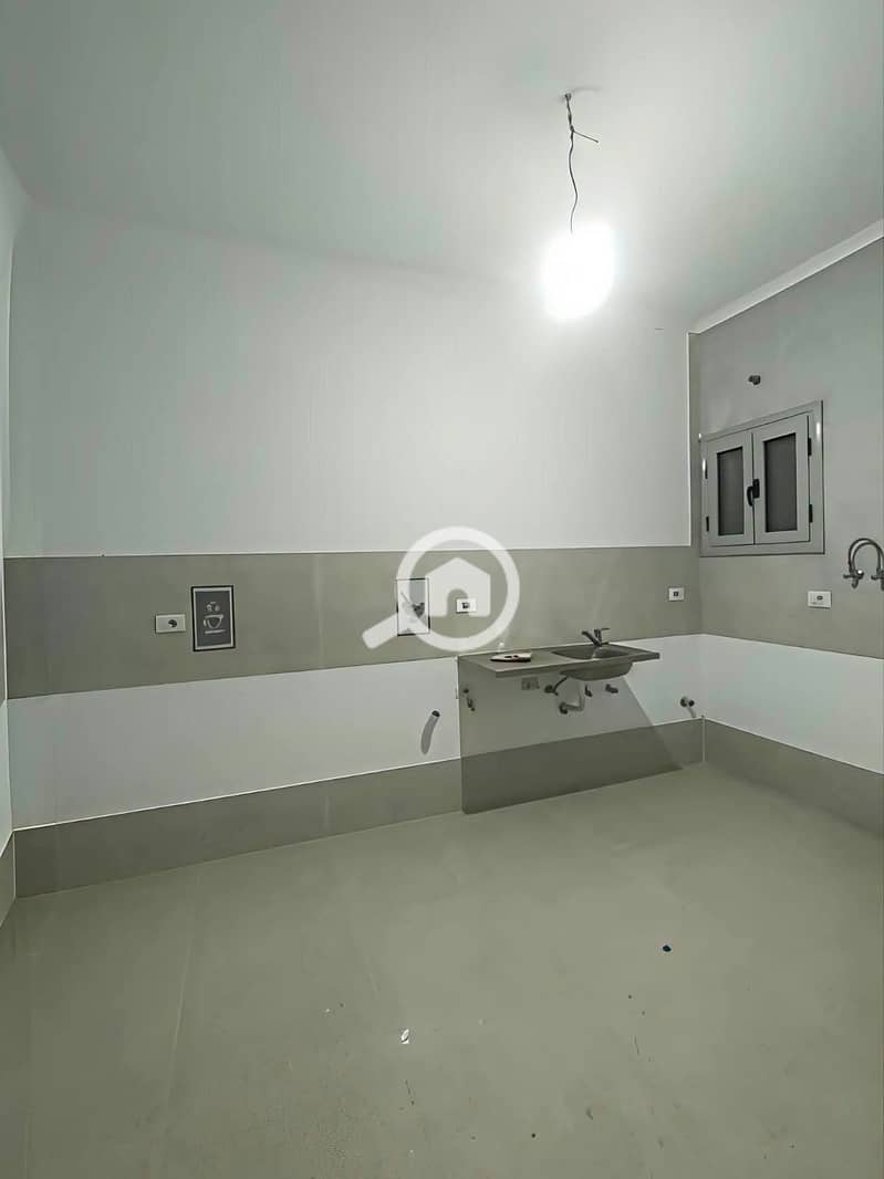 2 d28b4b70-e84e-4e2c-984f-f1cfb0bbcdc4. jpeg
