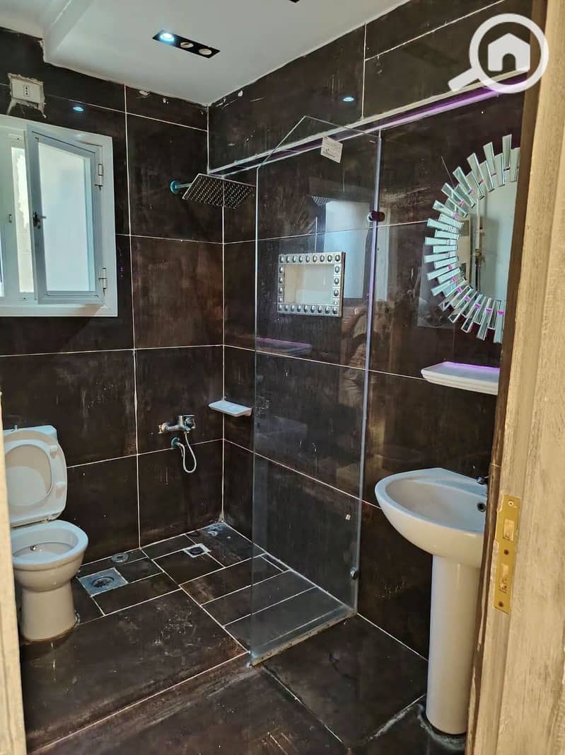 3 42487. jpg